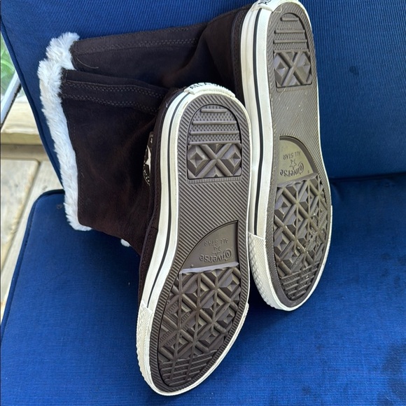 Converse Brown Ankle Boots with White Fur Trim - Picture 6 of 6
